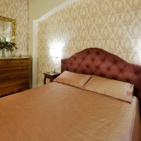 Al Chiostro De San Salvar Hotel *
