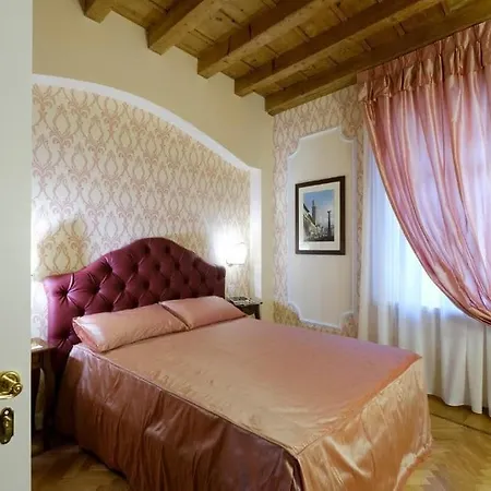 Al Chiostro De San Salvar Hotel Verona